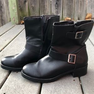 Black buckle boots